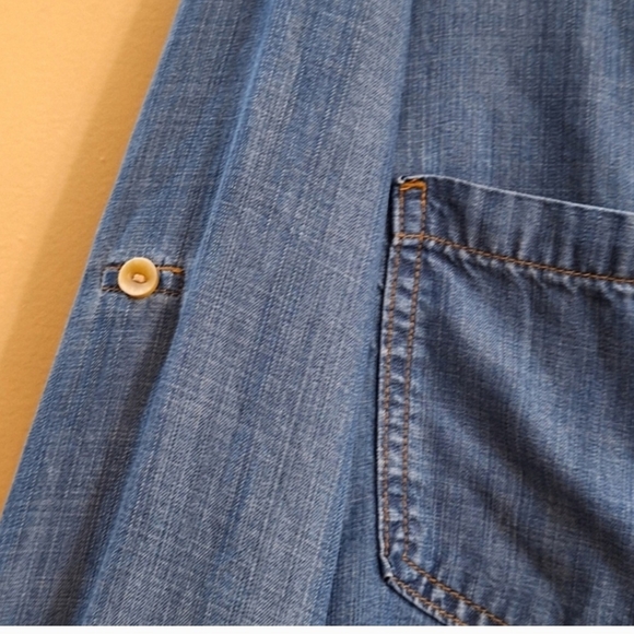 CLOTH & STONE Size M Blue Chambray Raw Hem Fringe Button Up Shirt - Picture 5 of 7